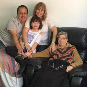 Meet your Posher, Elene